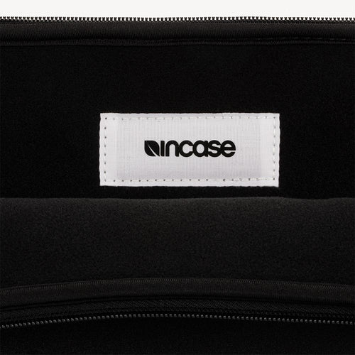 Incase INMB100648-BLK laptop case 33 cm (13") Sleeve case Black