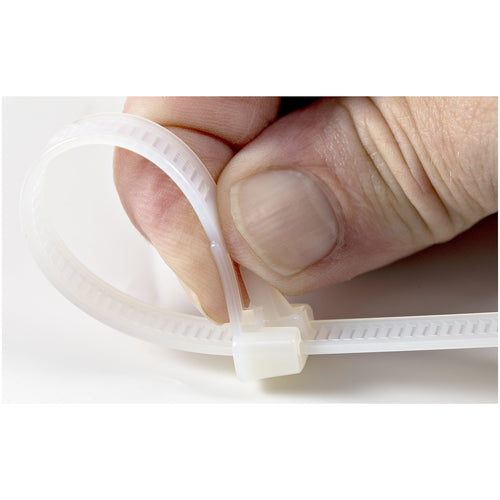 StarTech.com 8"(20cm) Reusable Cable Ties - 1/4"(7mm) wide, 1-7/8"(50mm) Bundle Dia. 50lb(22kg) Tensile Strength, Releasable Nylon Ties, Indoor/Outdoor, 94V-2/UL Listed, 100 Pack - White