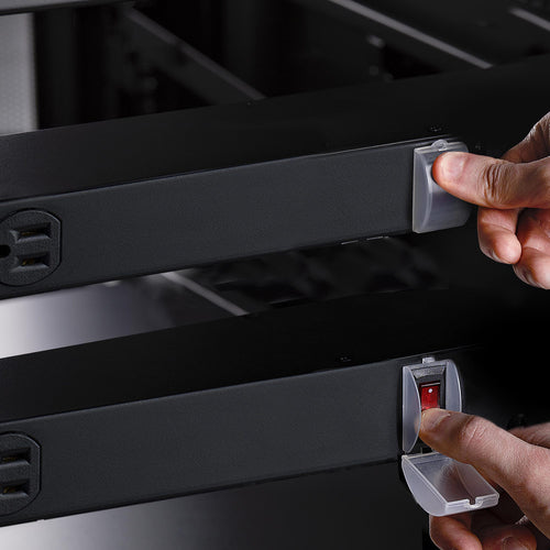 StarTech.com 16-Outlet Horizontal Rack Mount Metered PDU, 1U Server Power Strip w/Surge Protector, 125V/15A, 8ft (2.4m) Power Cable, Power Distribution Unit, TAA