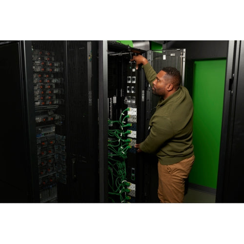 APC NetShelter Rack PDU Advanced, Switched Metered Outlet, 3Phase, 22.1kW 400V 32A or 17.3kW 415V 30A, 48 Outlets, IEC309