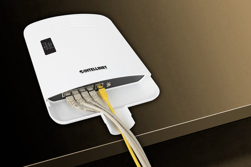 Intellinet Outdoor PoE-Powered 5-Port Gigabit Switch with PoE Passthrough / 4-Port PoE+ Extender